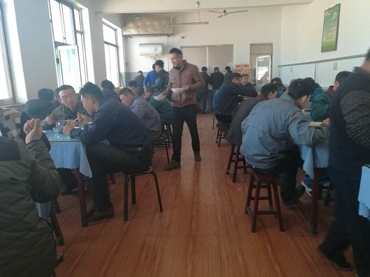 近日山西盛大鋼結(jié)構(gòu)食堂被吃貨們擠爆啦，到底是何美味？