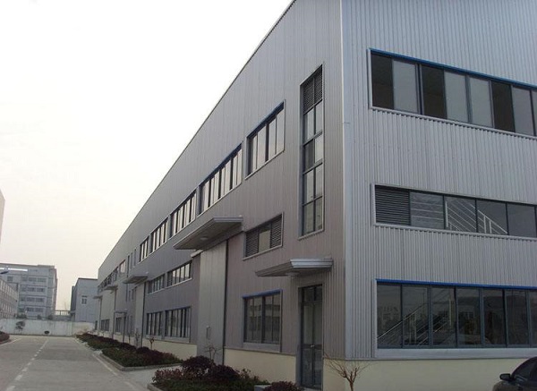 鋼結構廠房施工遇到特殊天氣，這4個問題要注意