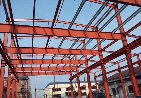 鋼筋桁架樓承板噴漆前還需經過這道工序