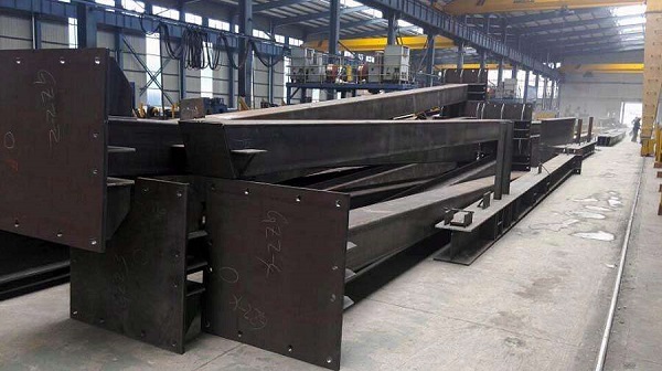 鋼結構廠房構件發生變形怎么辦？